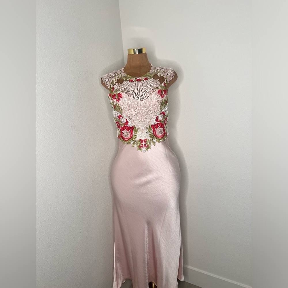 Karen Millen Pink Floral Embroidered Maxi Dress - Picture 2 of 9
